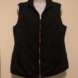 Black Vest.  Size: Large. Like New.   Light Weight And very Comfortable