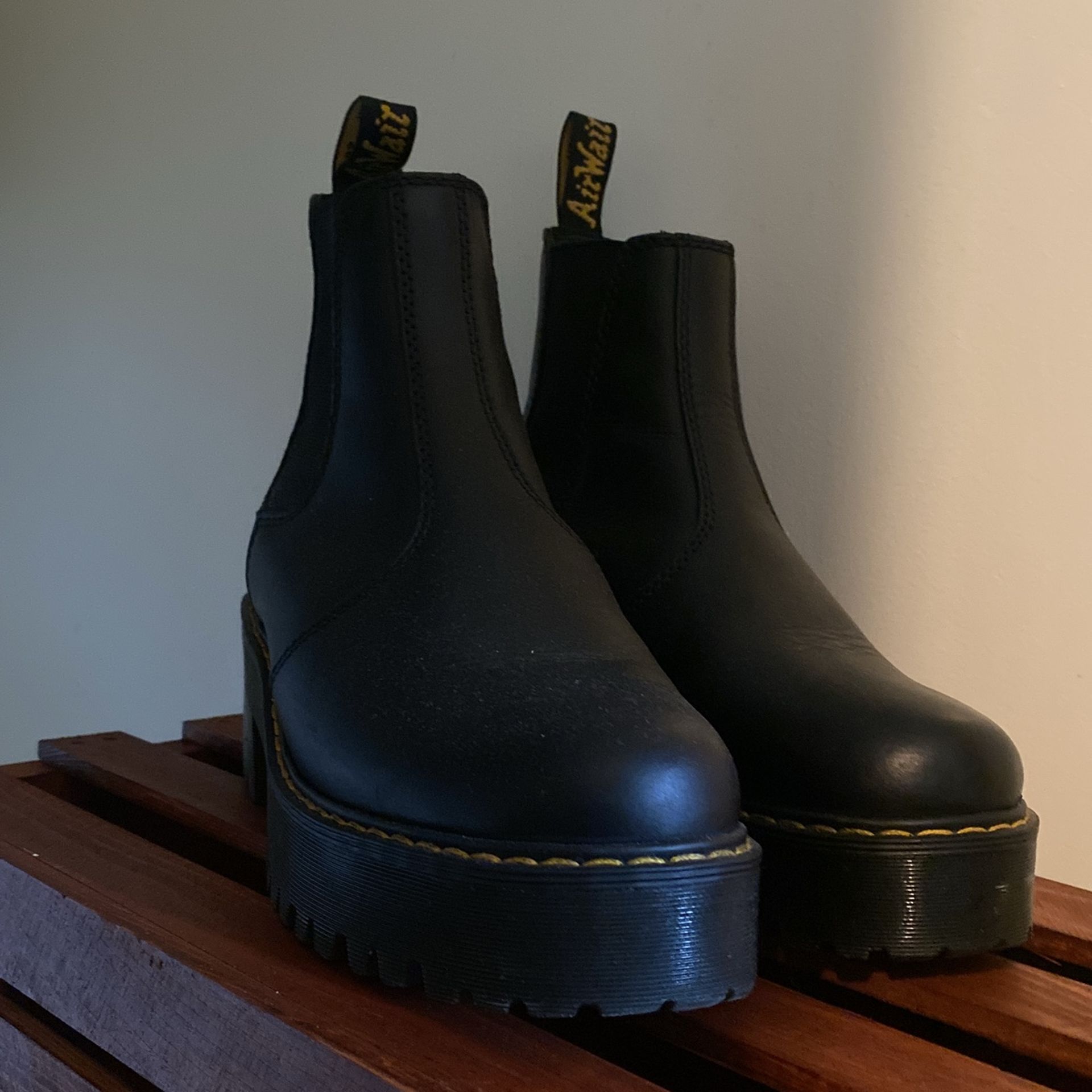 Used Martens Rometty Wyoming Leather Platform Boots