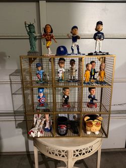 Bobble heads