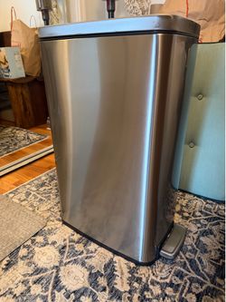 Simple human trash can