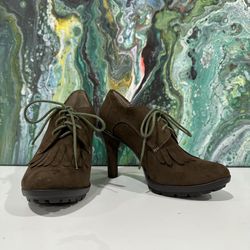 Brown Tahari Booties With Heel • Size 5.5