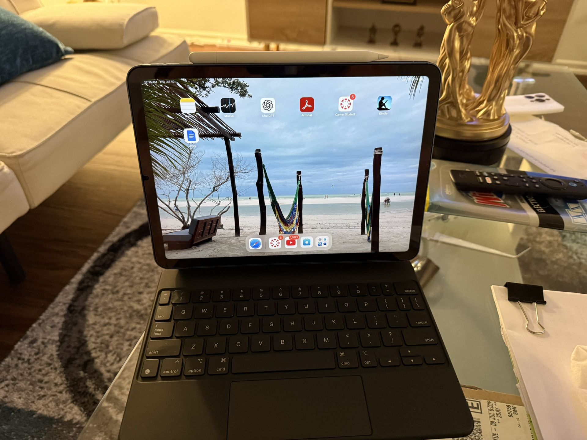 iPad Air Wi-Fi Cellular 256GB Blue, Apple Magic Keyboard, and Apple Pencil