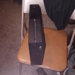 XBOX ONE CONSOLE WITH CONTROLLERS 