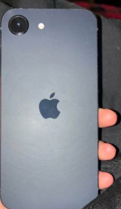iPhone 16 e