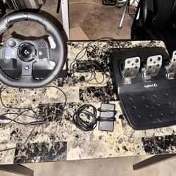 Logitech - G920 Driving Force Racing Wheel and Pedals for Xbox Series XIS, Xbox One, PC - Black