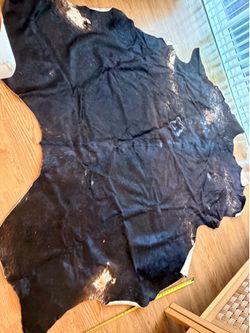Cowhide Rug black 6F x 8F