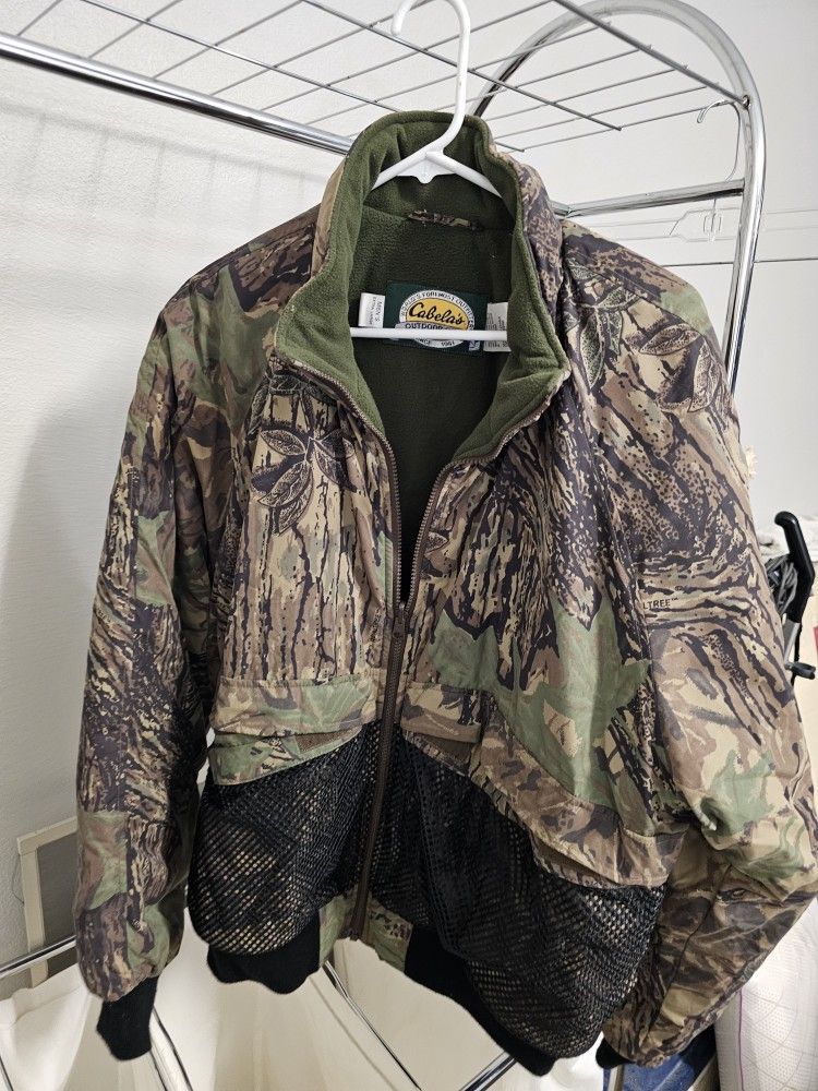 Mens Cabela Jacket- Size xL