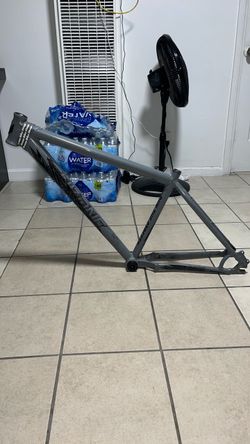 Throne frame