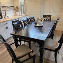 Dining Table & 8 Chairs