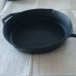 Lodge 12in Cast Iron Pan