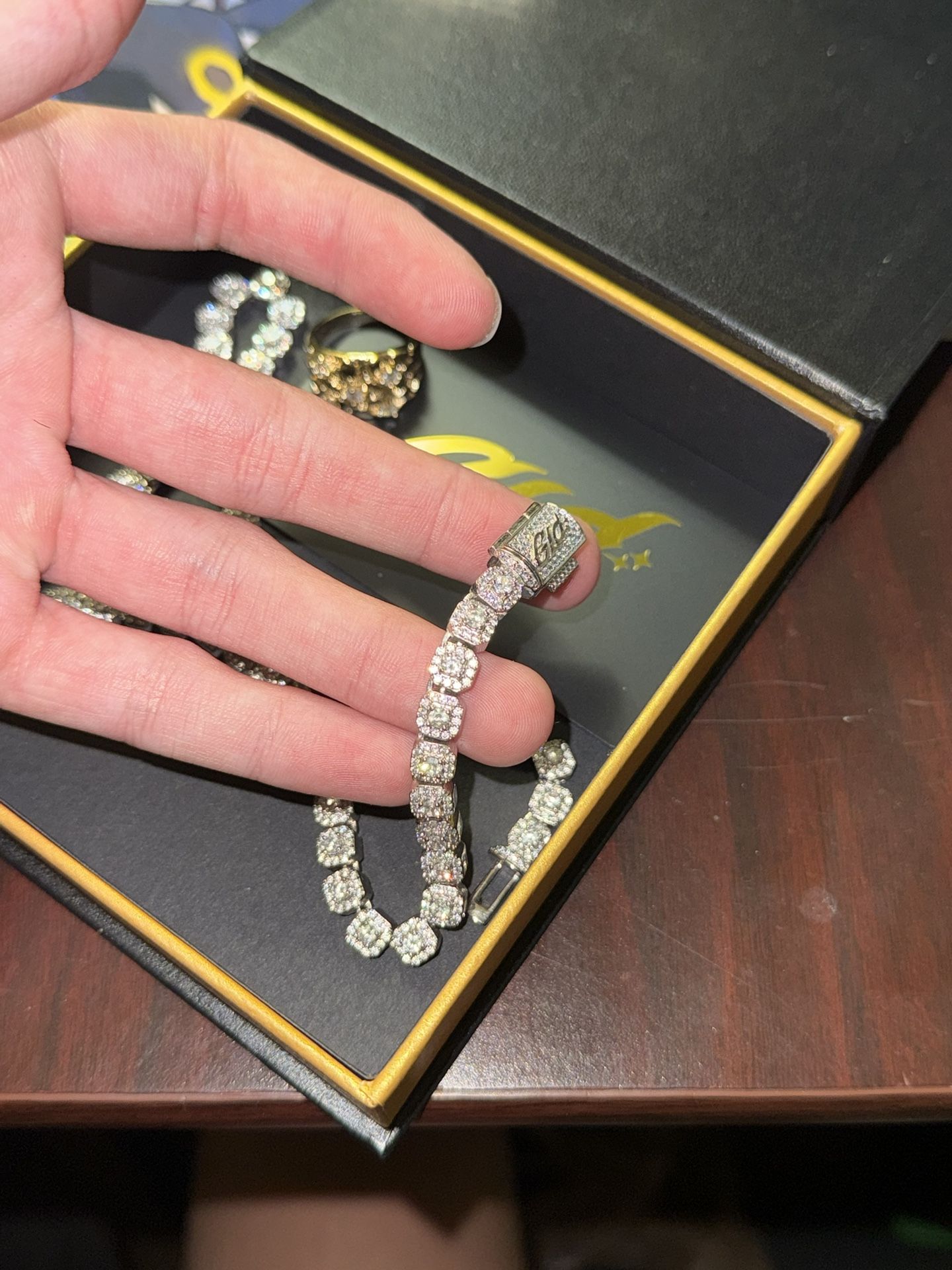 Moissanite Cluster Chain GLD (Ring Included)