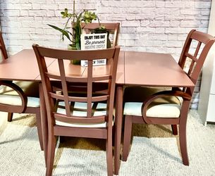 Gorgeous Pink Dining Table Set