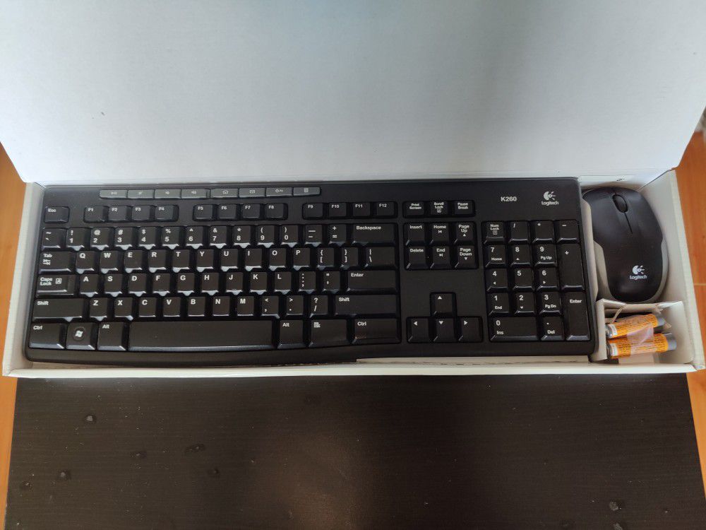 Logitech wireless mouse & keyboard