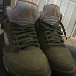 Olive Green Jordan Retro 5 - 7.5 MEN - Like New