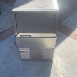 Scotsman Ice Maker 