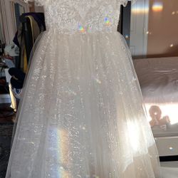 Grand and elegant dress for girl, 5 ft.