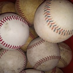 40 LEATHER RED STITCHED BASEBALL BASEBALLS ! only 120 for All! Betta Hurry 😜😁😉😁