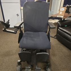 Quantum Electric Chair With Travel Hitch