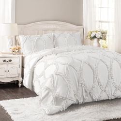 Lush Decor Comforter Ruffled 3 Piece Set with Pillow Shams-Full Queen-White