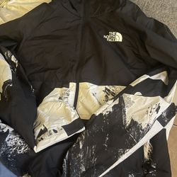 The North Face Sweater 