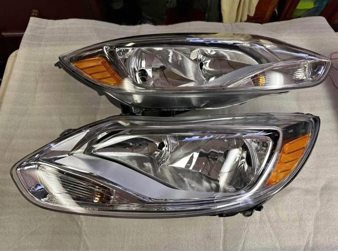 12-14 Ford Focus Headlights Luces Calaveras Micas 