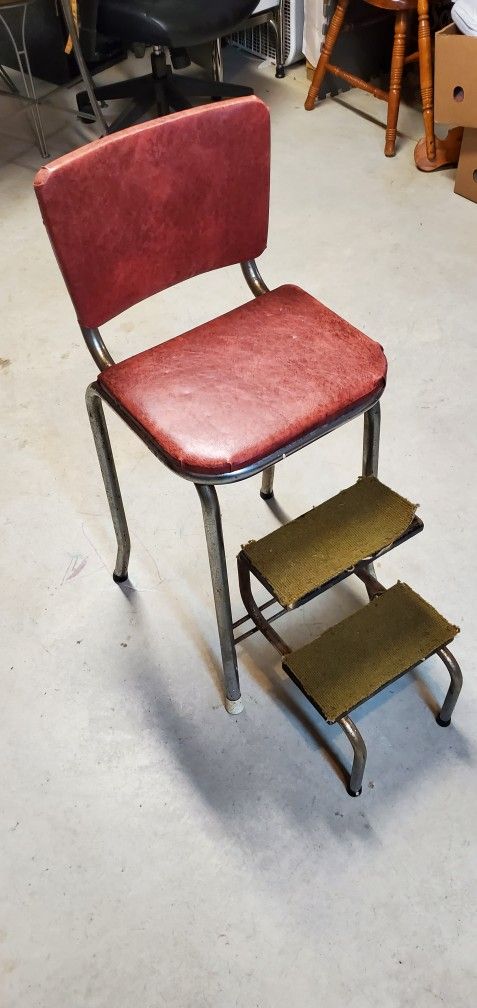 Vintage Chair w/ 2 assist steps