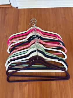 14 Non-Slip Velvet Clothes Hangers in Multi-Colors