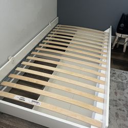 Twin Bed With Drawers 