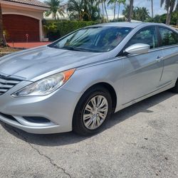 2013 Hyundai Sonata Runs Perfect. Financing