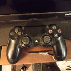 PS4 Controller