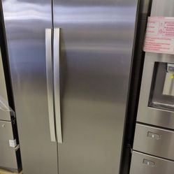 WHIRLPOOL STAINLESS STEEL SIDE BY SIDE REFRIGERATOR OPEN BOX VG