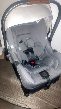 Nuna car seat with base