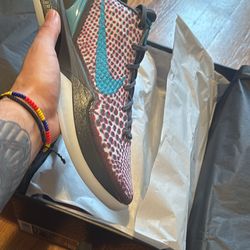 9.5 everything in size and one wolf gray size 7