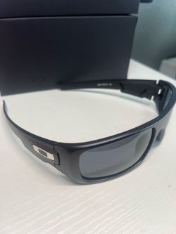 Oakley Sunglasses Matte Black Wrap Frame