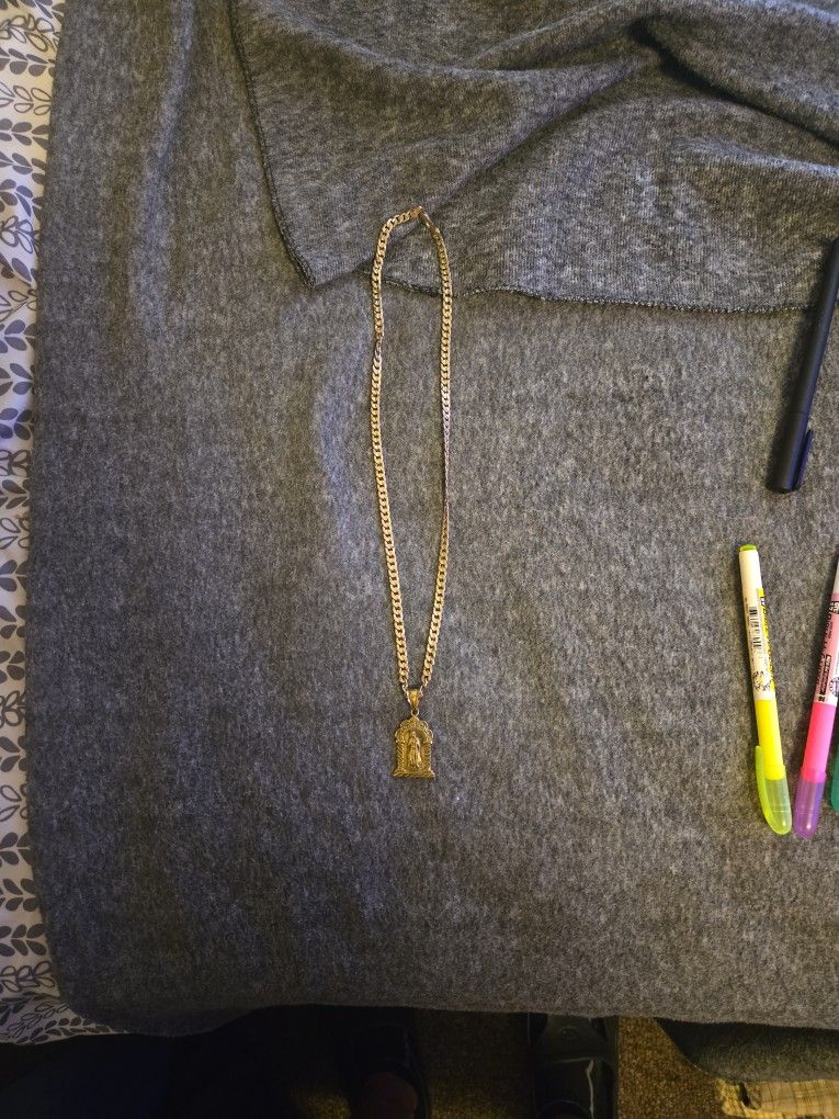 18k Gold Plated Mother Mary Pendant And Chain