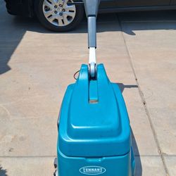 Tennant T1 FLOOR SCRUBBER