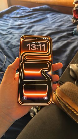 iPhone 17 pro max $900