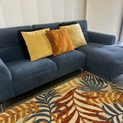 BLUE SECTIONAL COUCH W/ FREE DELIVERY 