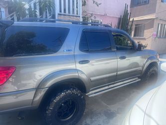 2005 Toyota  sequoia