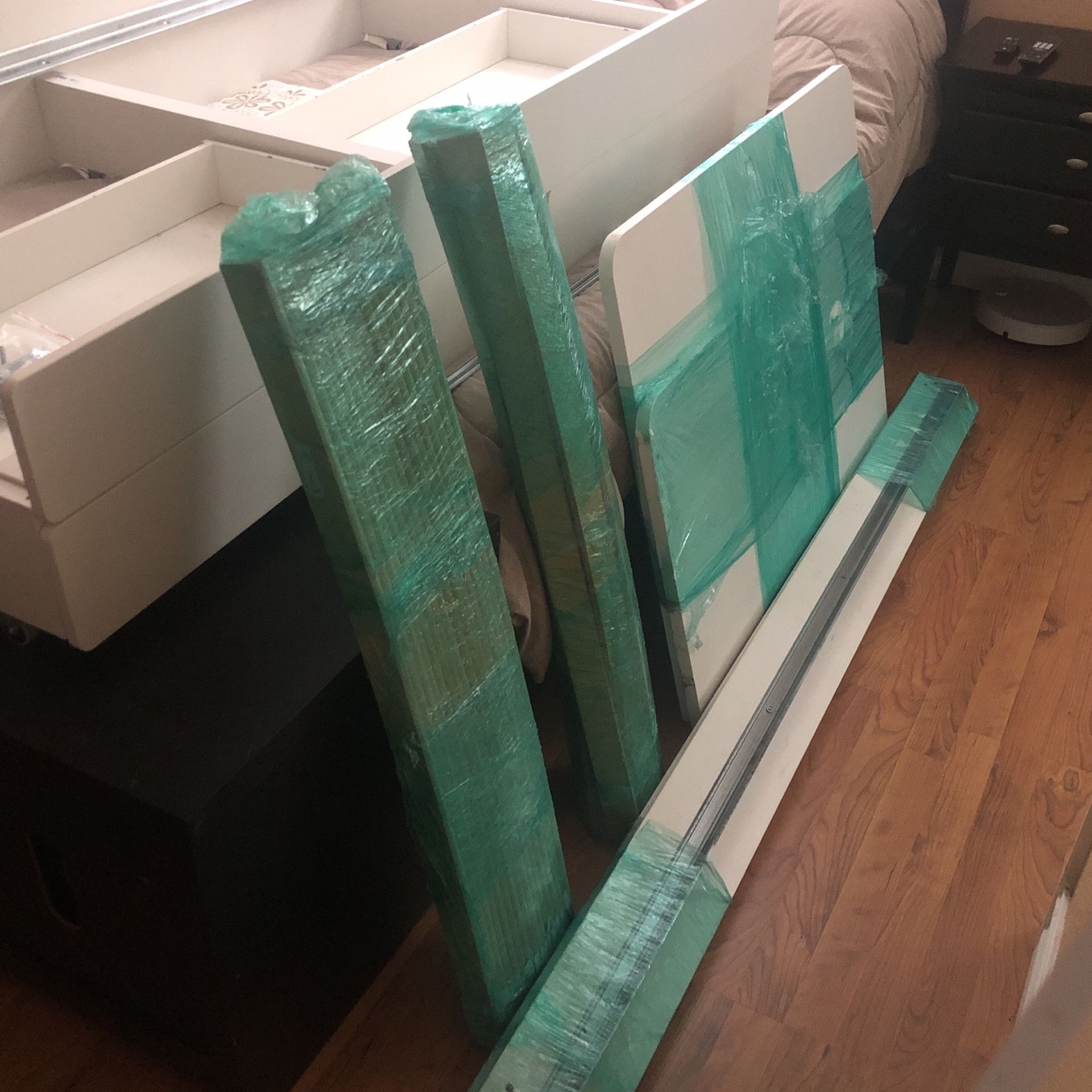 Day Bed With Drawers