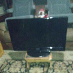 Dynex 32 Inch Tv