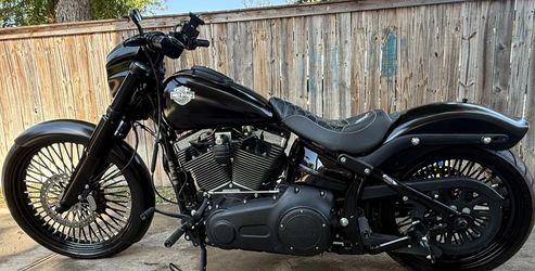 2016 Harley Davidson  FXSB Breakout