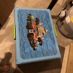Hot wheels Table