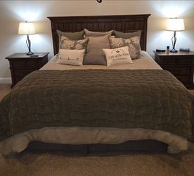 Sleep Number iLE King Bed with Platform