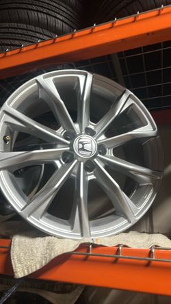 1 Rim OEM Honda Crv 18” solo 1 firm price ,,
