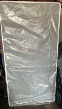 NEW -Twin box spring base