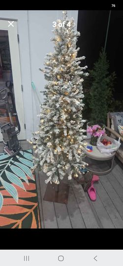 Christmas tree 6.5ft slim with snow