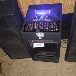 al Dj le falta un tweeters por eso el precio Es bajo 
