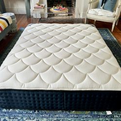 DreamCloud Luxury Hybrid Queen Mattress