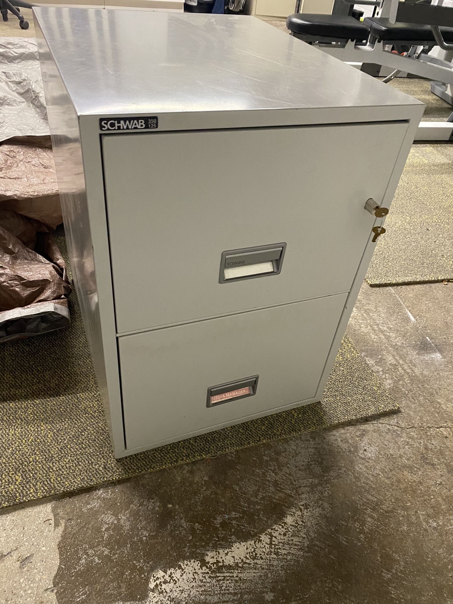 Fire safe/cabinet